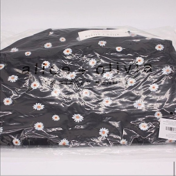 ALice + Olivia  DUFFEL BAG - DAISY PRINT - Alice And Olivia - Picture 7 of 9